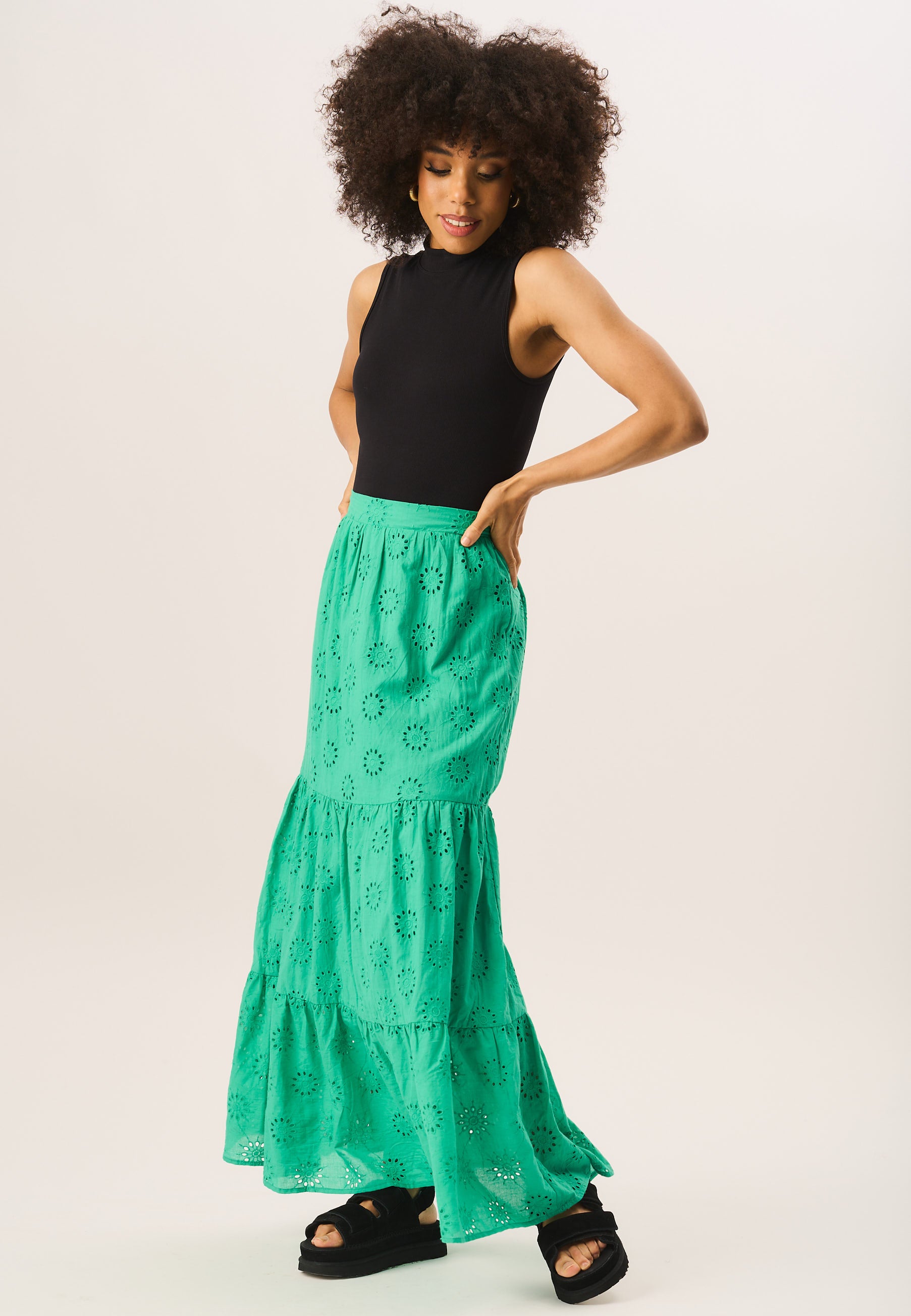 Green Tiered Lace Embroidered Long Skirt