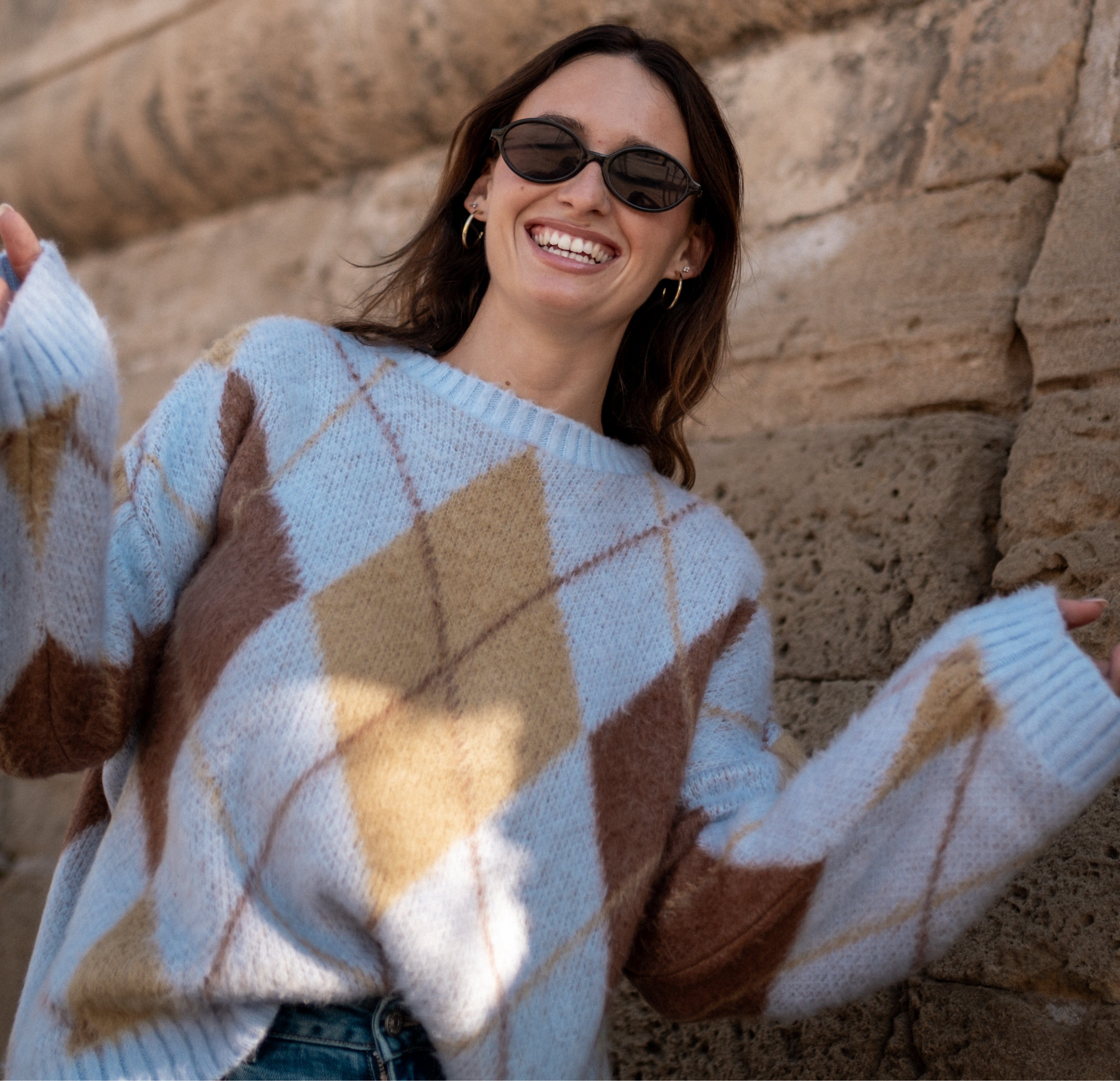Argyle_knit_jumper_lifestyle_3.png