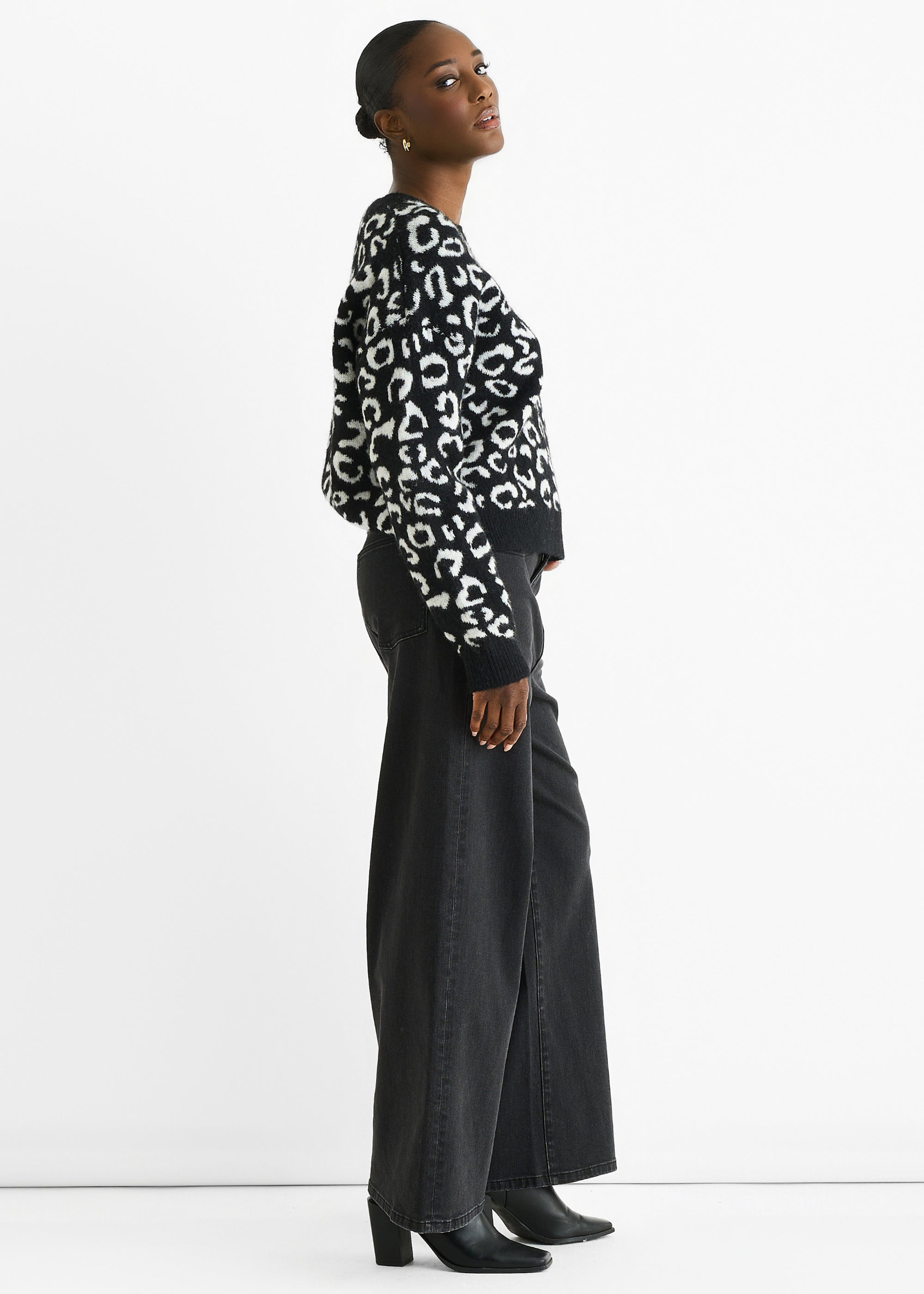 Black Animal Pattern loose Fit Knit Jumper