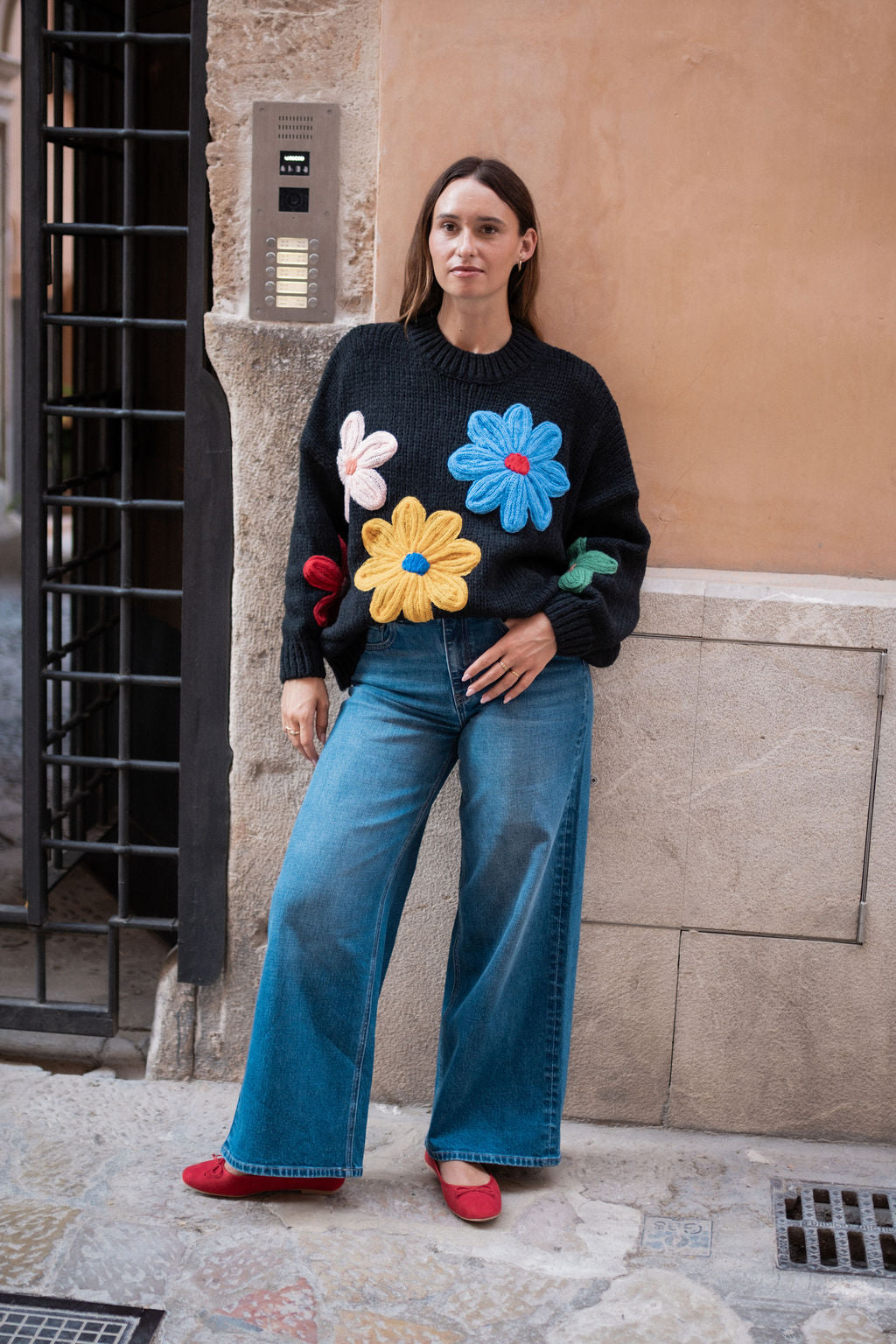 GL1517_jumper_lifestyle_2.jpg