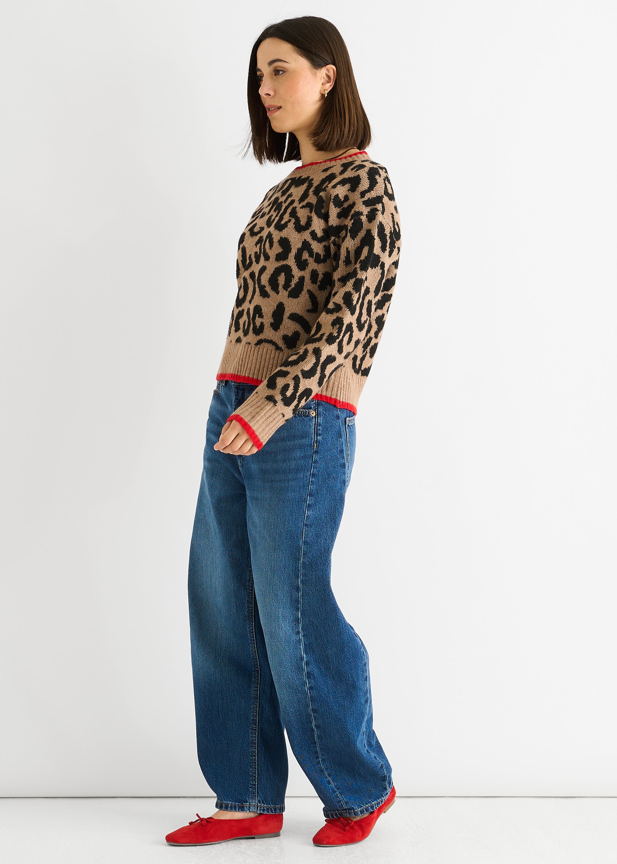 Camel Contrast Piping Animal Knit Jumper