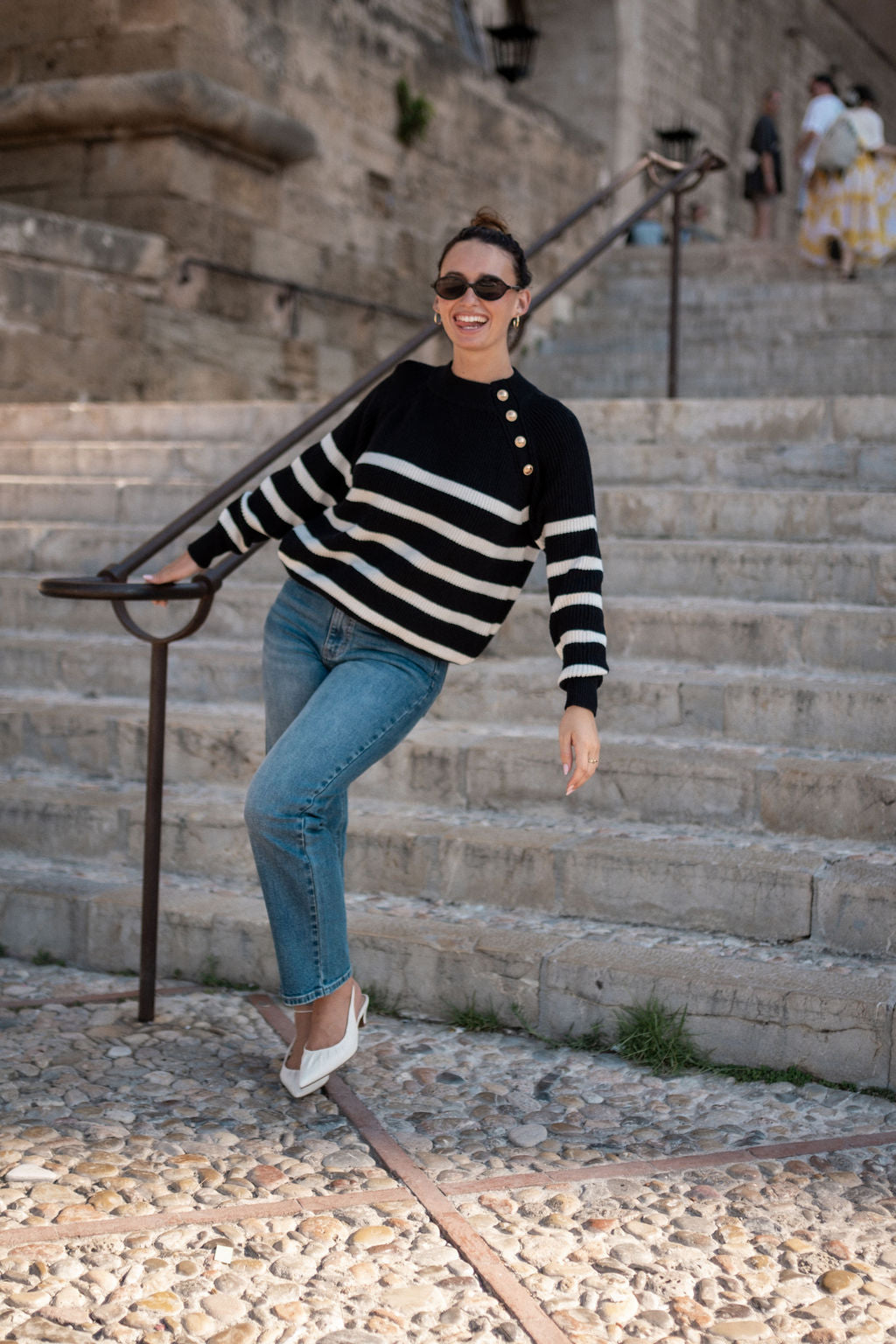 GL1529_jumper_lifestyle_4.jpg