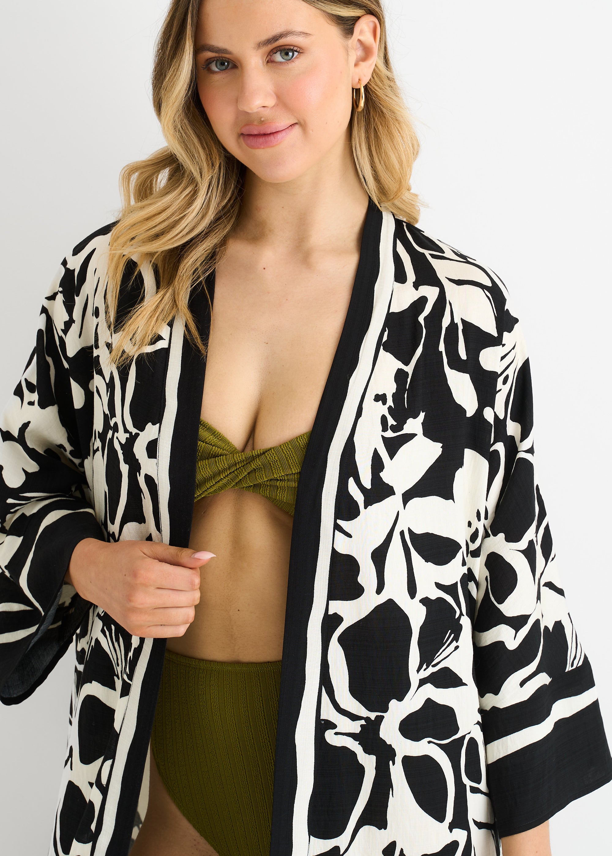 Black Summer Border Printed Beach Kimono