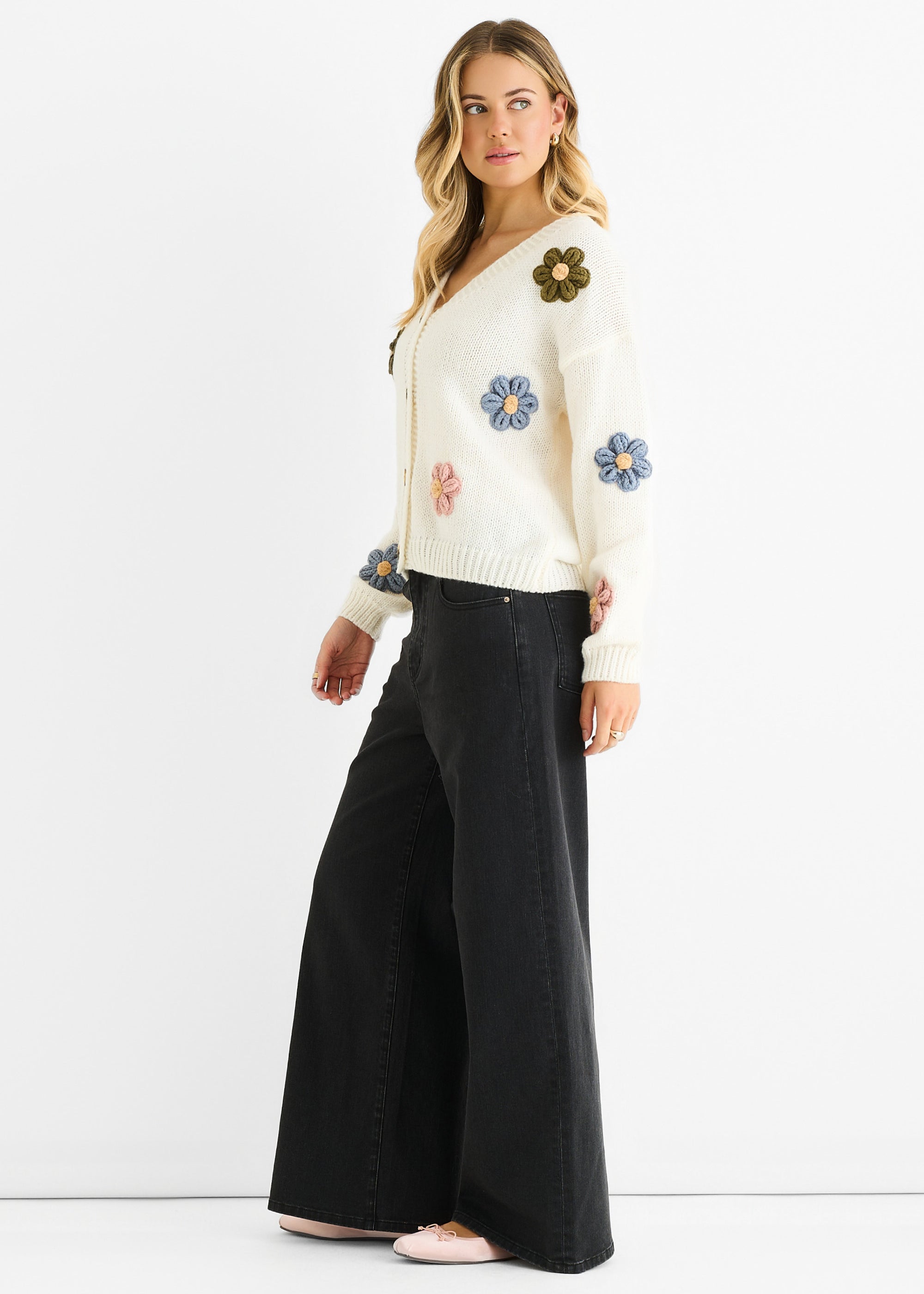 Cream 3D Contrast Flower Crochet Cardigan