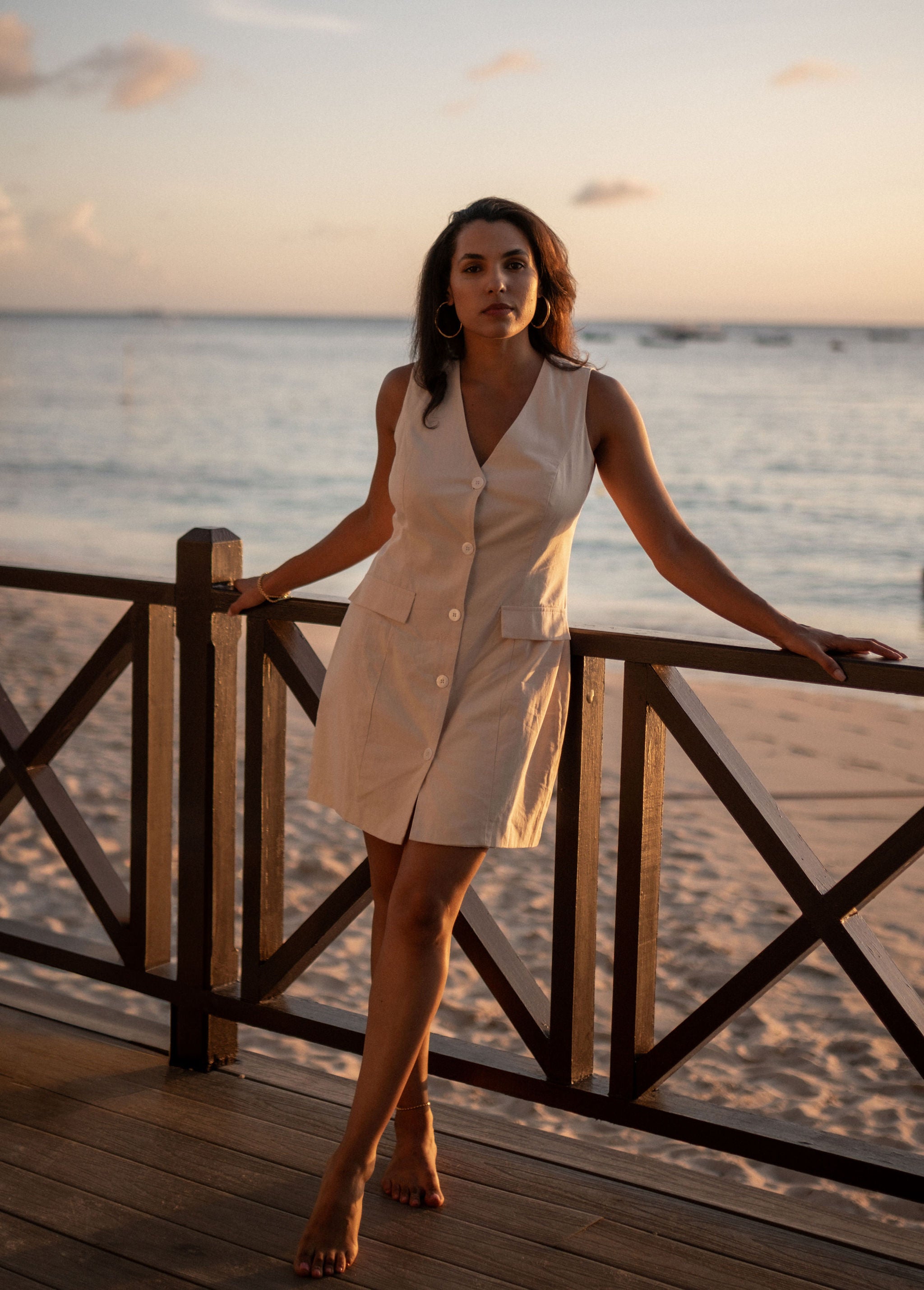 GL948009_mini_dress_lifestyle_1.jpg
