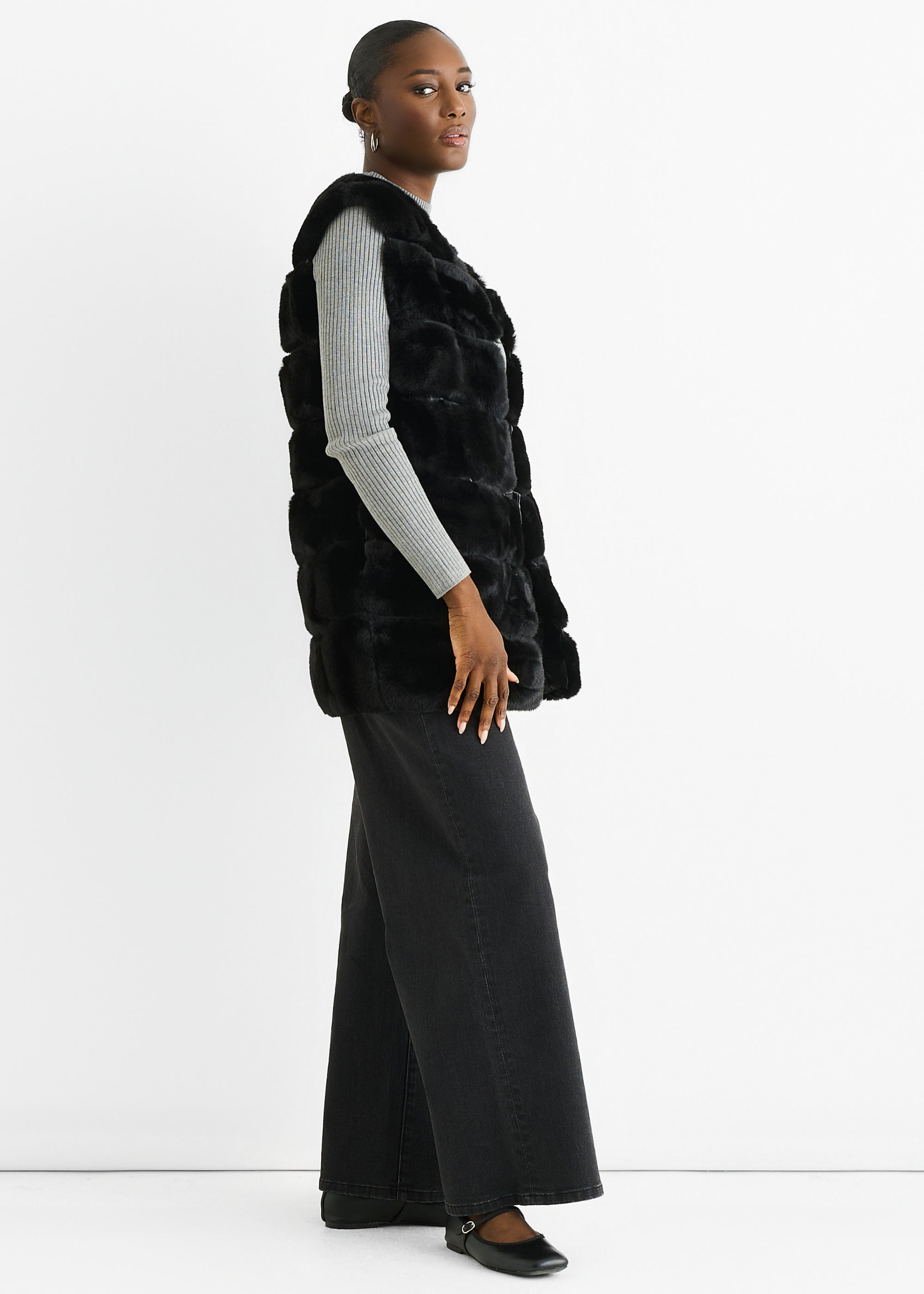 Black Diagonal Cut Sleeveless Faux Fur Gilet