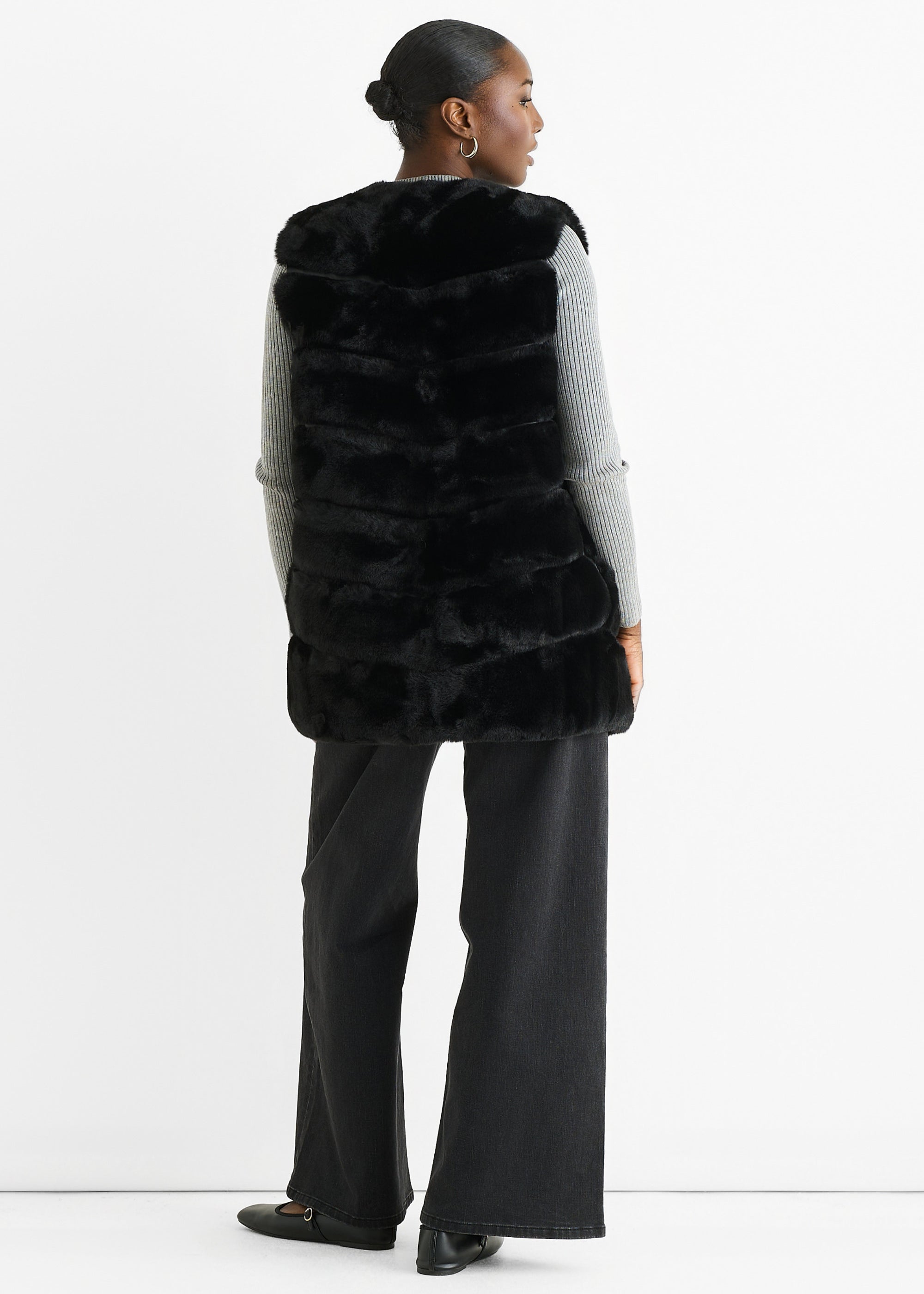 Black Diagonal Cut Sleeveless Faux Fur Gilet